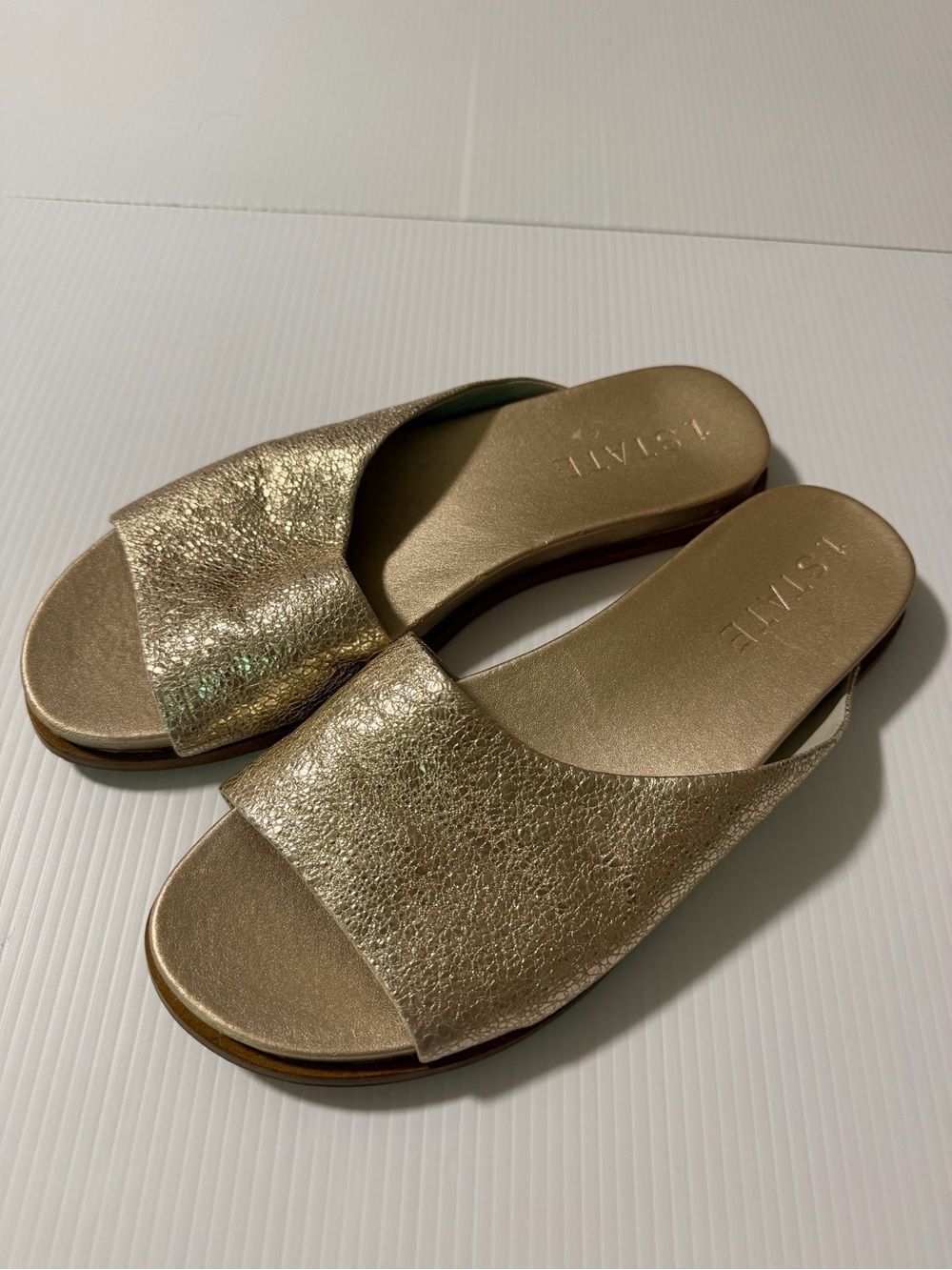 1 STATE Onora metallic Gold Pebbled Leather Slide Sandals 9.5